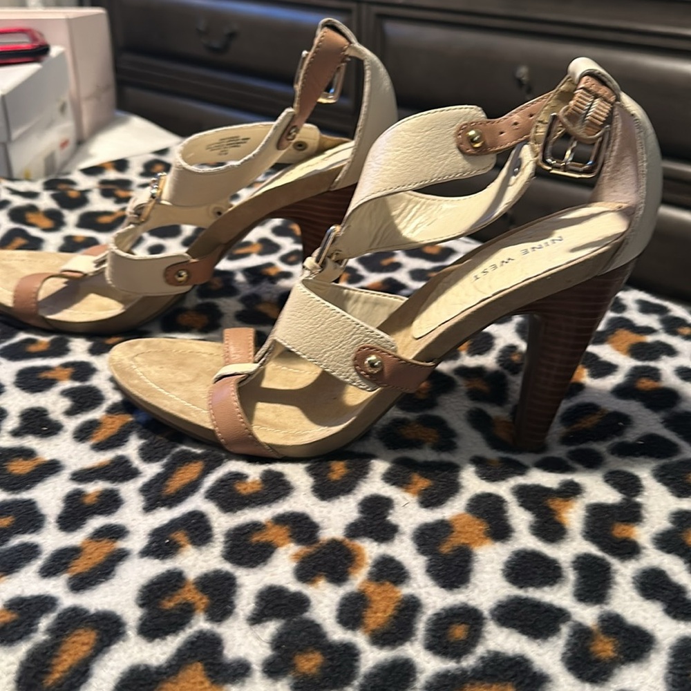 Nine West - Picture 3 of 5